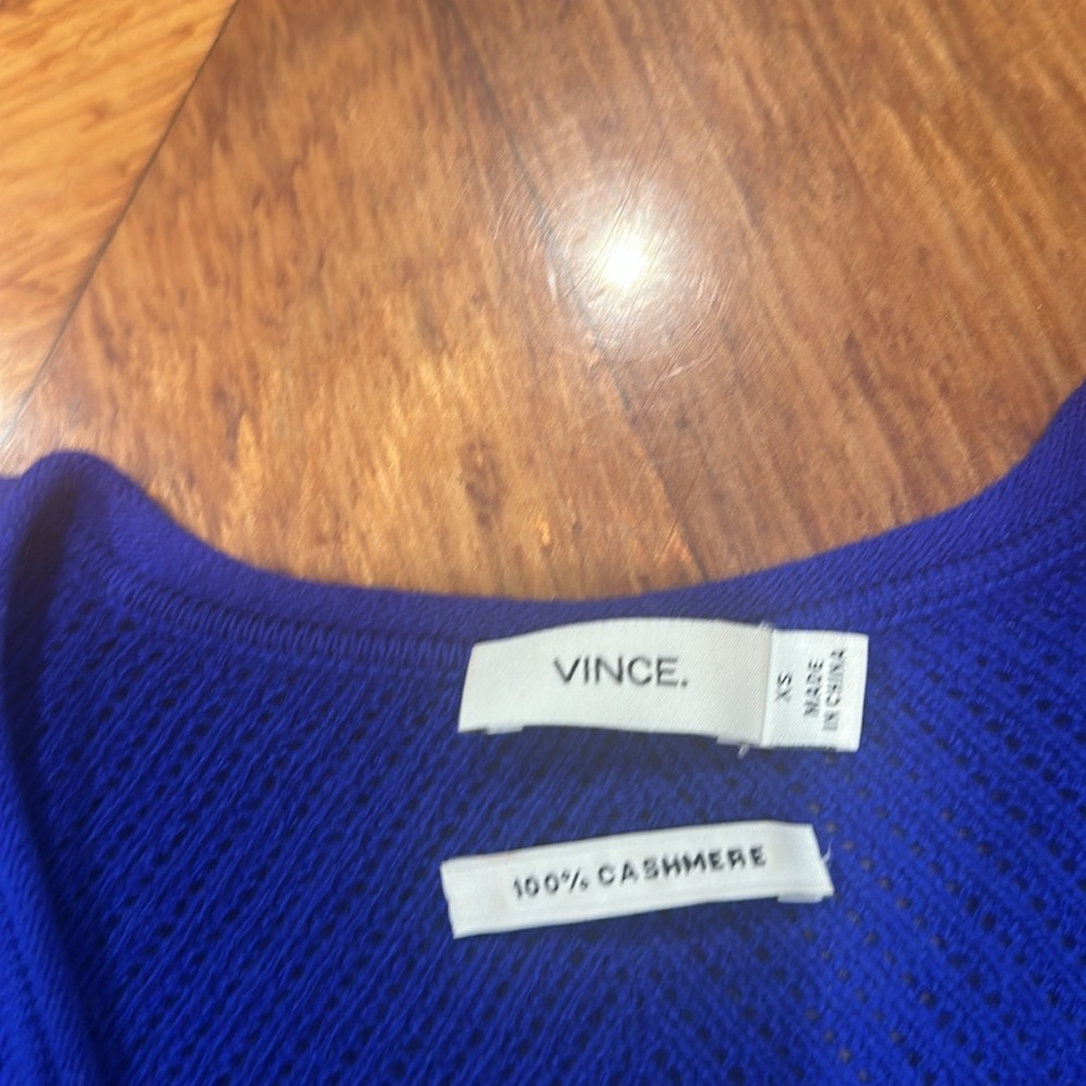 Vince 100% Cashmere Sweater - Picture 2 of 4